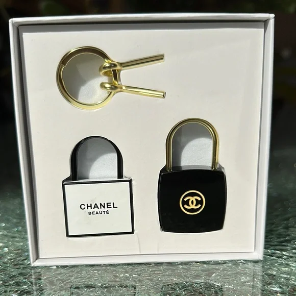CHANEL Black and Gold Locks and Keys never out of box!! - Picture 3 of 6